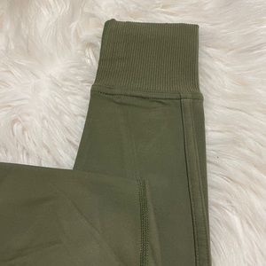 High waisted leggings